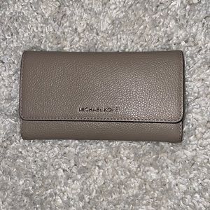 NEVER USED Michael Kors Wallet
